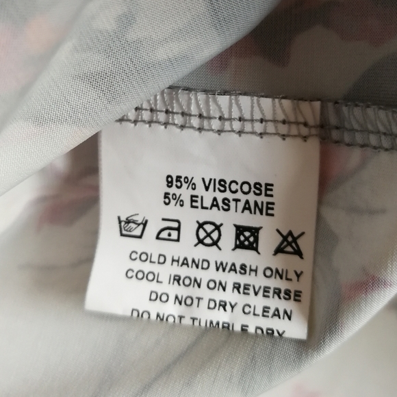 CITY GODDESS Petite Floral Tie Dress - Picture 8 of 8